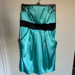 Jr size 7 semi formal. Runs small